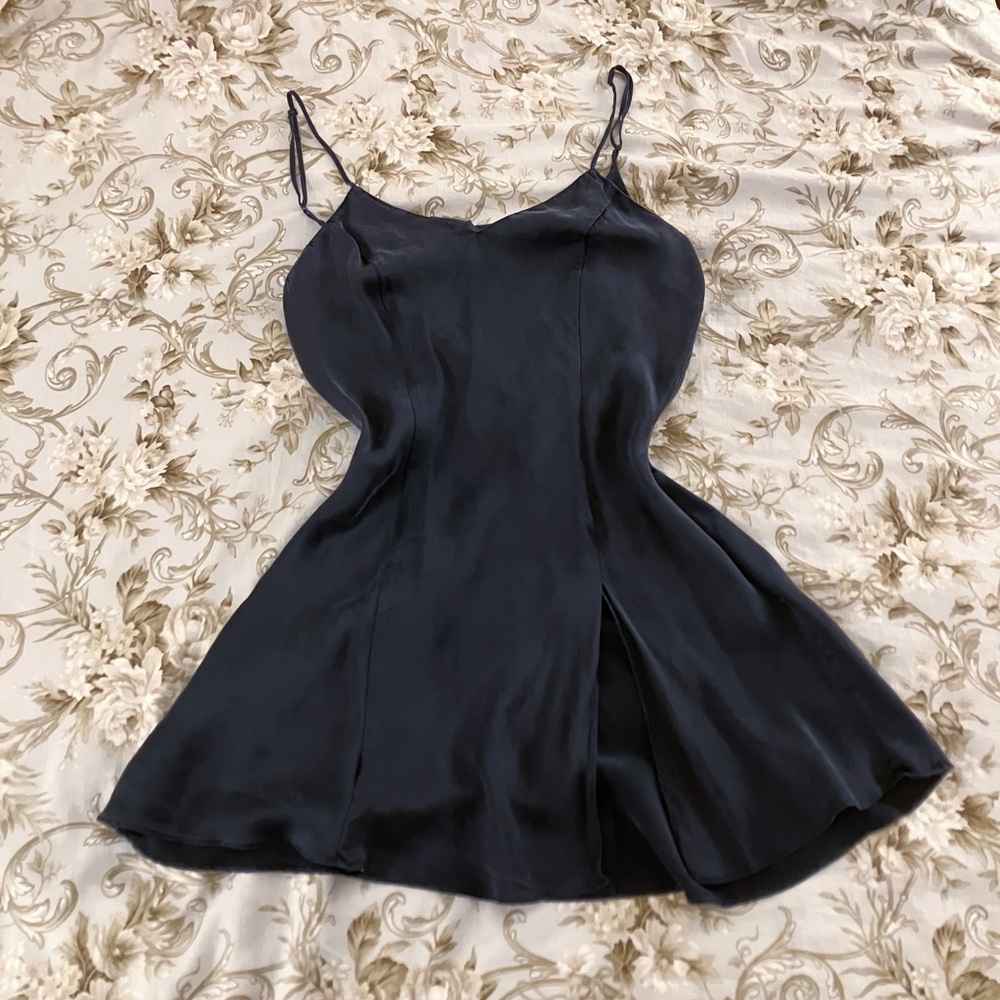 Vintage 100% silk gold label Victoria’s Secret slip dress size XS
